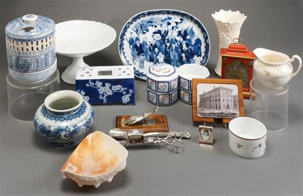GROUP WITH CHINESE BLUE AND WHITE