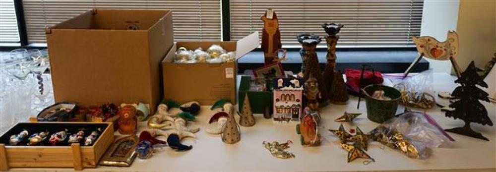 GROUP WITH CHRISTMAS DECORATIONS