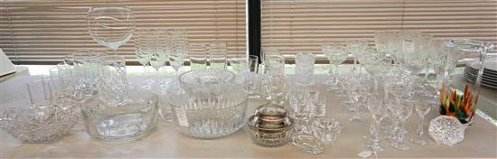 GROUP WITH CRYSTAL AND GLASS