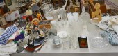 GROUP WITH GLASSWARE, LINENS A