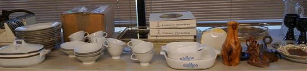 GROUP WITH KAISER PORCELAIN