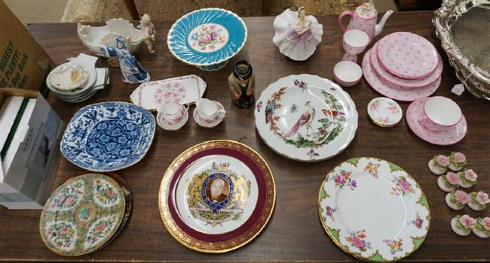 GROUP WITH MOSTLY ENGLISH PORCELAIN