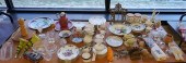 GROUP WITH PORCELAIN AND GLASS