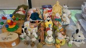 GROUP WITH PORCELAIN FIGURINES