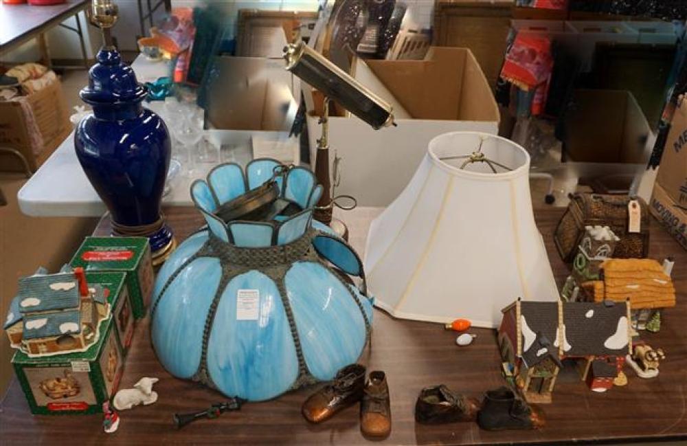 GROUP WITH TABLE LAMP, HANGING