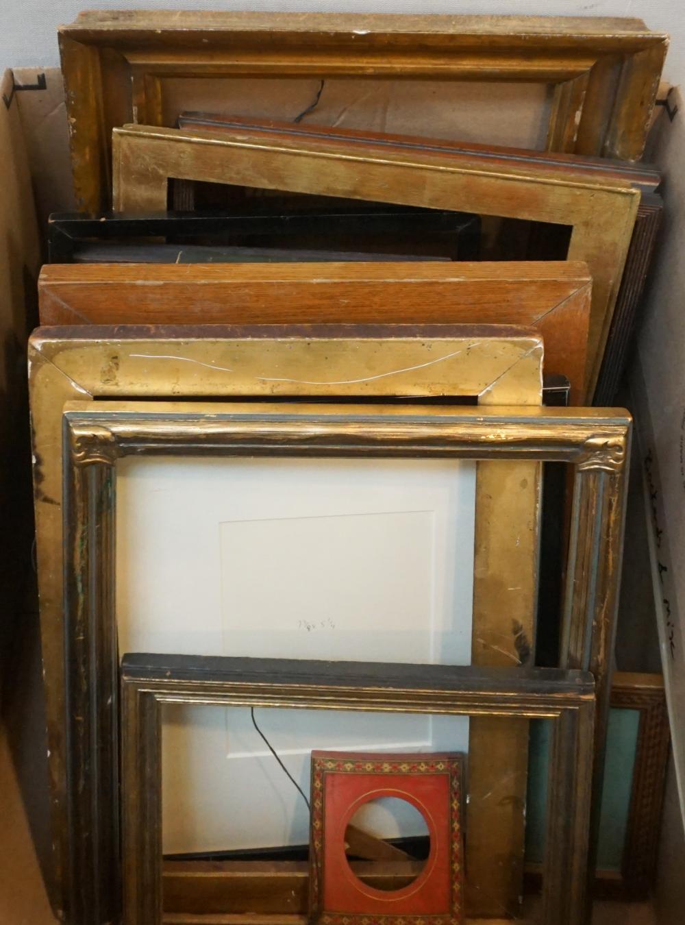 GROUP WITH WOODEN PICTURE