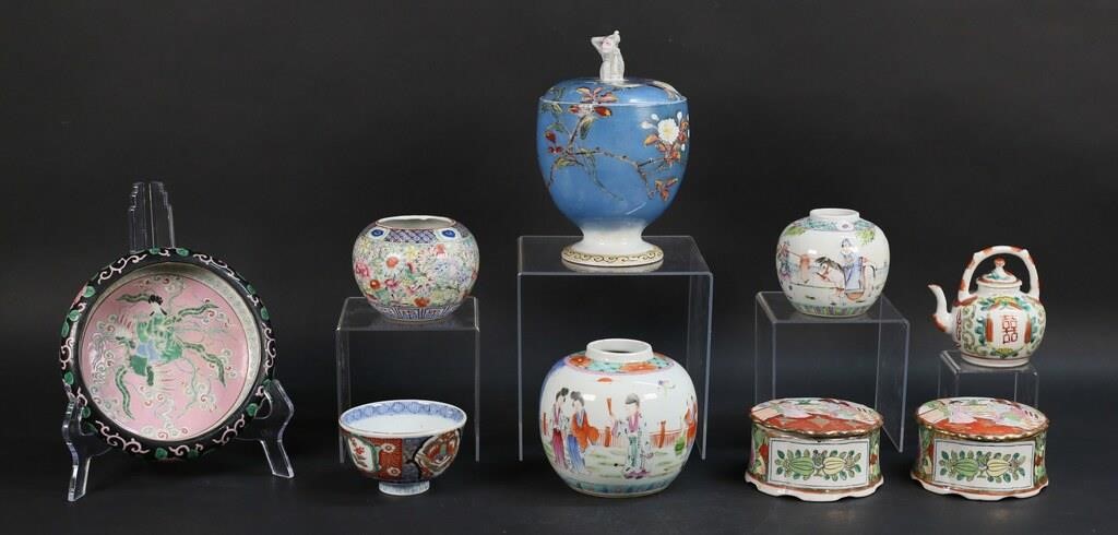 GROUPING OF 10 CHINESE PORCELAIN