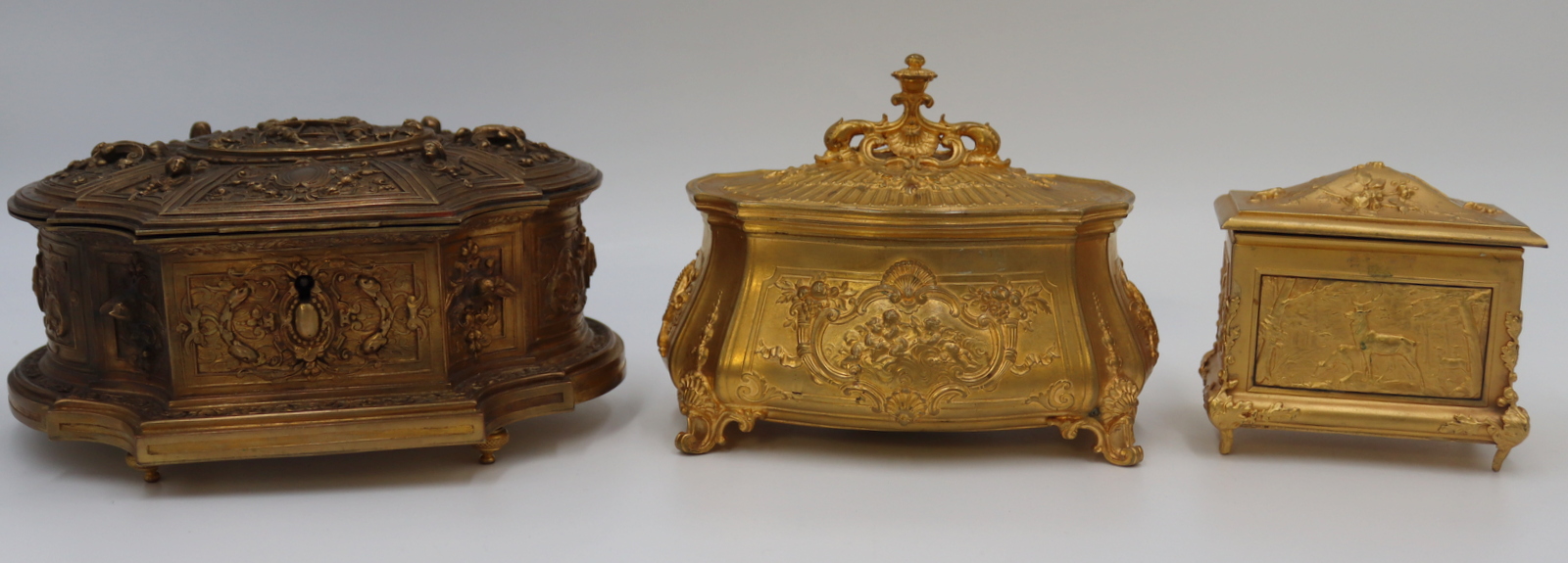 GROUPING OF (3) GILT TRINKET BOXES.