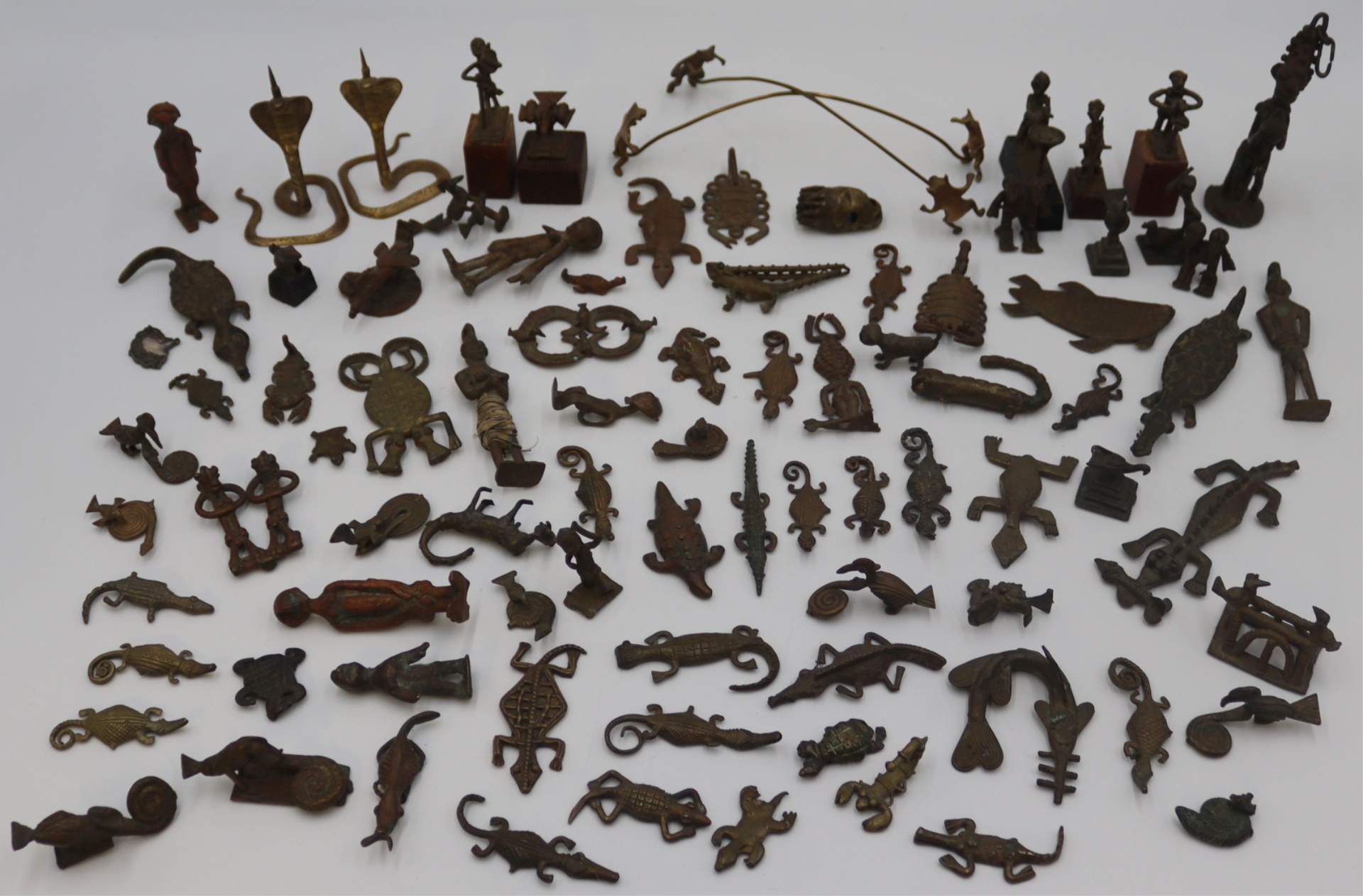 GROUPING OF AFRICAN ASHANTI AKAN
