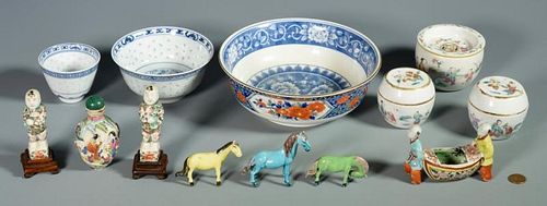 GROUPING OF ASIAN PORCELAIN &