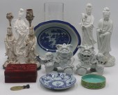 GROUPING OF ASIAN PORCELAINS.