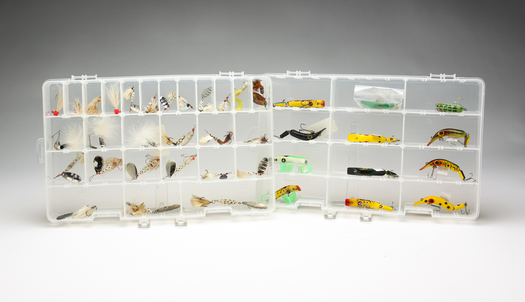 GROUPING OF ASSORTED FISHING LURES.