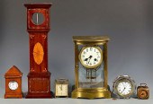 GROUPING OF ASSORTED TABLE CLO