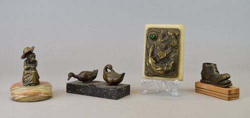 GROUPING OF BRONZES4 small bronzes.