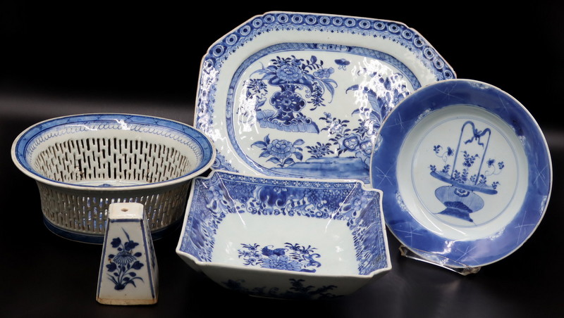 GROUPING OF CHINESE BLUE AND