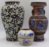 GROUPING OF CHINESE PORCELAIN.