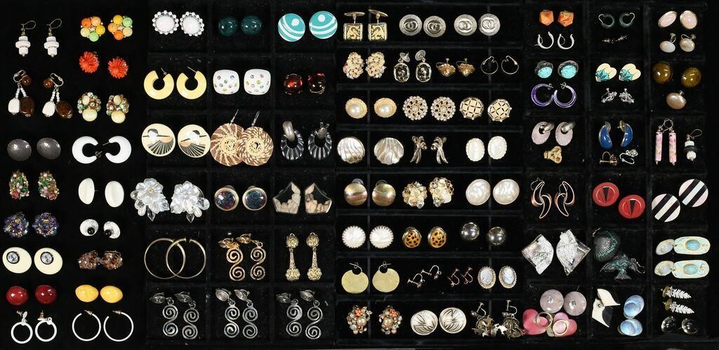 GROUPING OF COSTUME JEWELRY