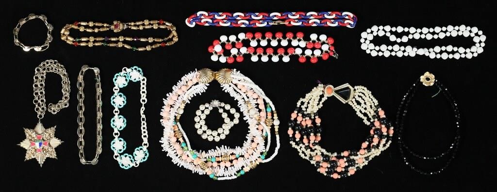 GROUPING OF COSTUME NECKLACES AND