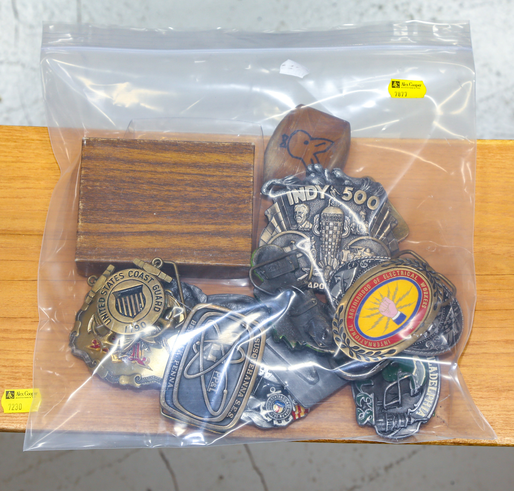 GROUPING OF DECORATIVE BELT BUCKLES