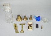 GROUPING OF DECORATIVE ITEMSGr