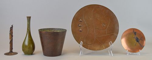 GROUPING OF DECORATIVE METAL ITEMS5