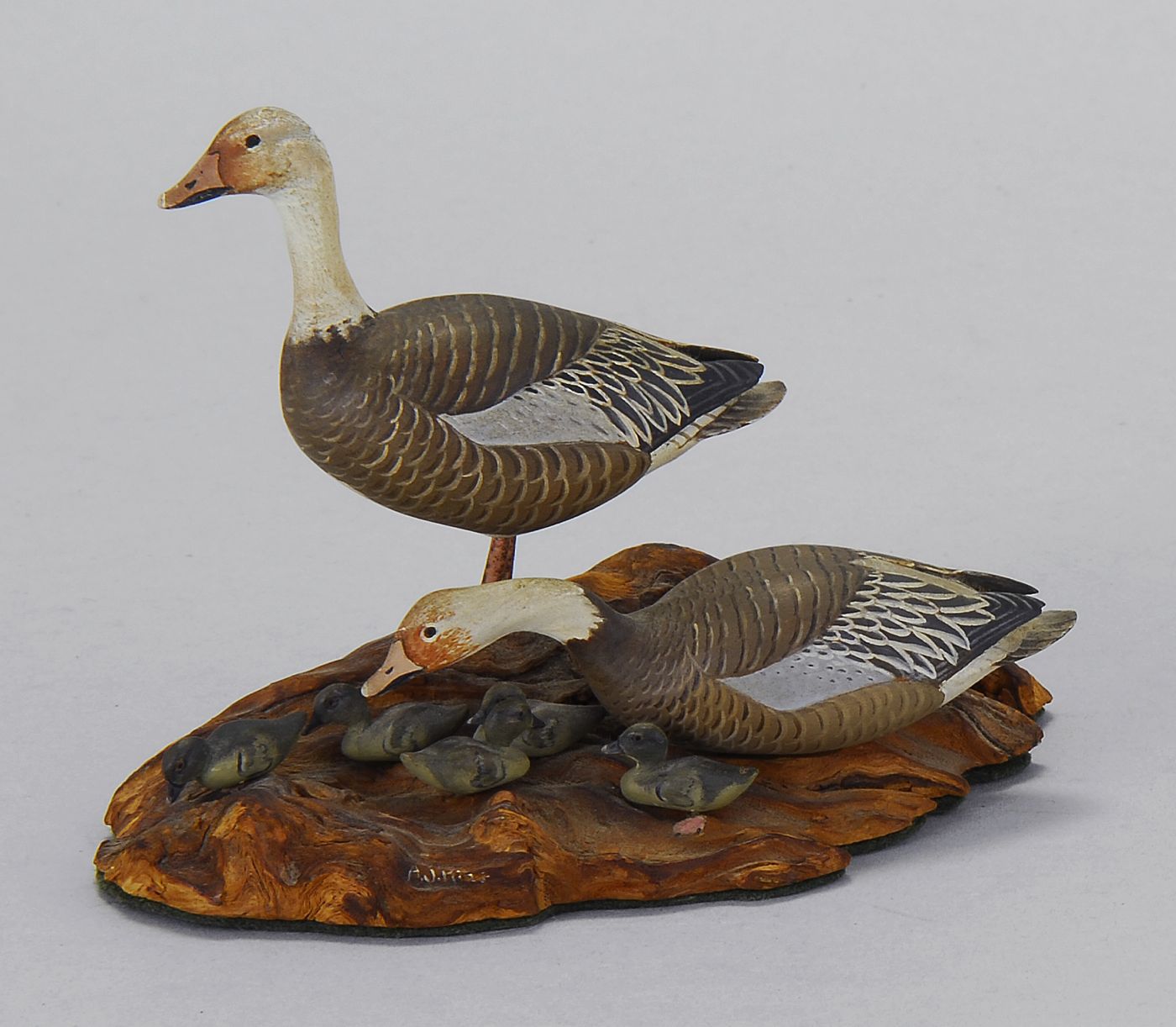 GROUPING OF DECORATIVE MINIATURE