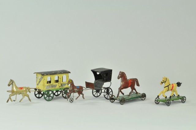 GROUPING OF EARLY AMERICAN TIN TOYS