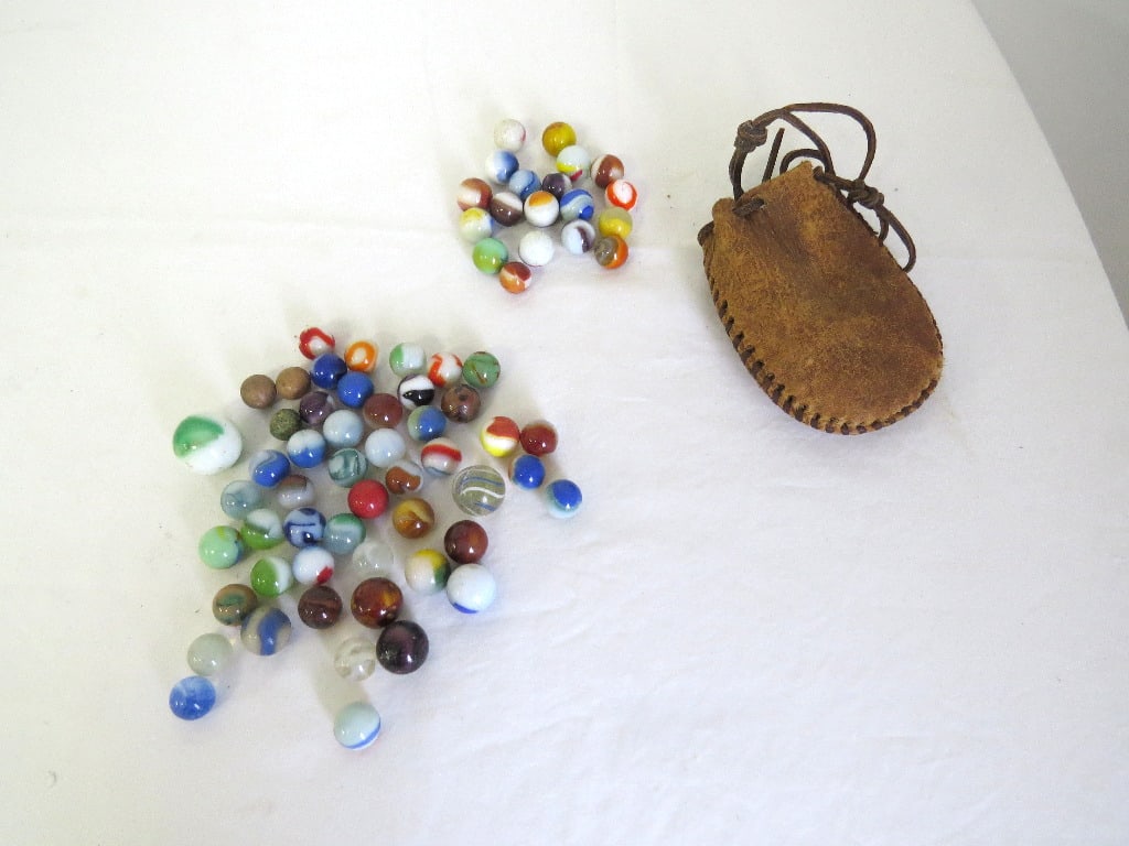 GROUPING OF EARLY GLASS MARBLES