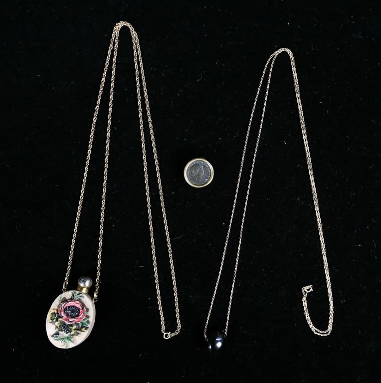 GROUPING OF GOLD JEWELRY2 pendant