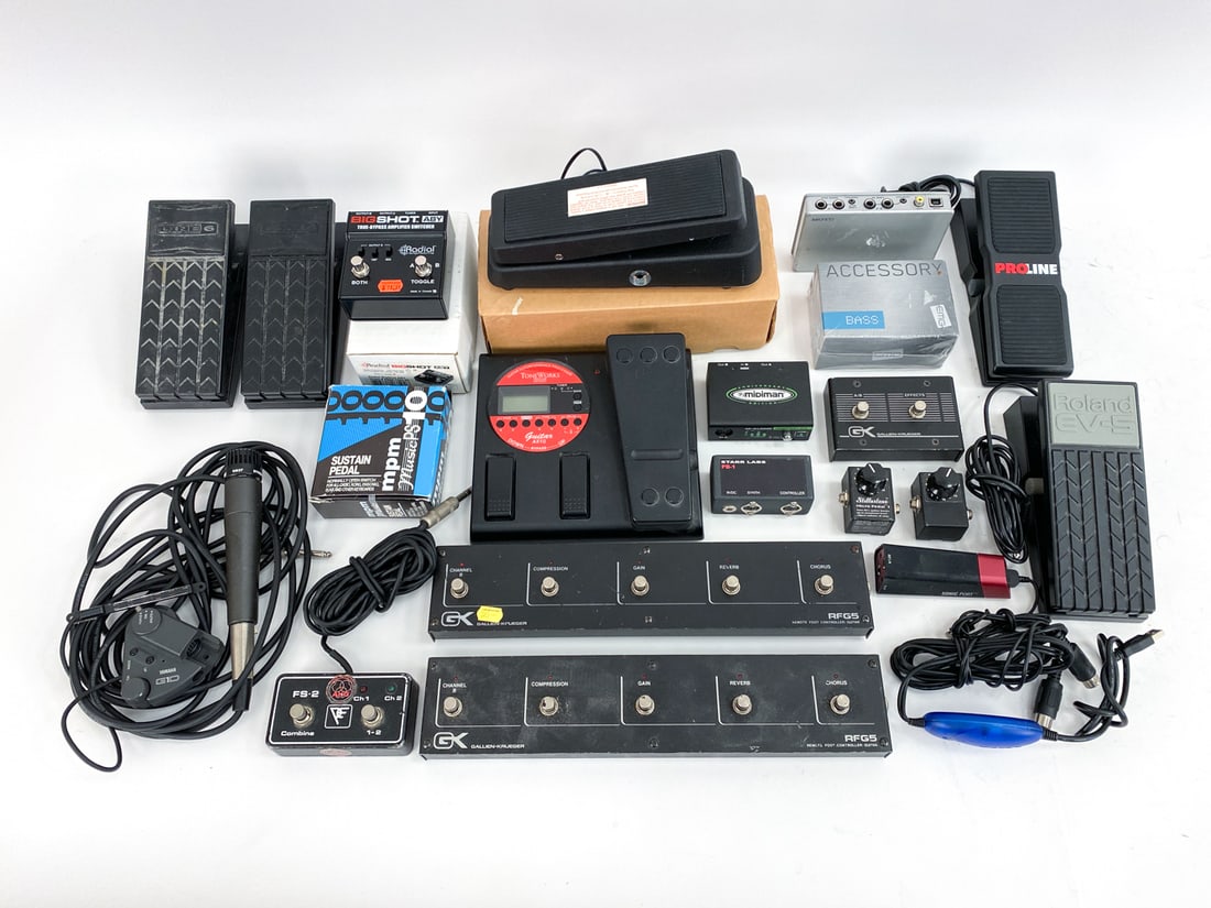 GROUPING OF GUITAR EFFECTS PEDALS &