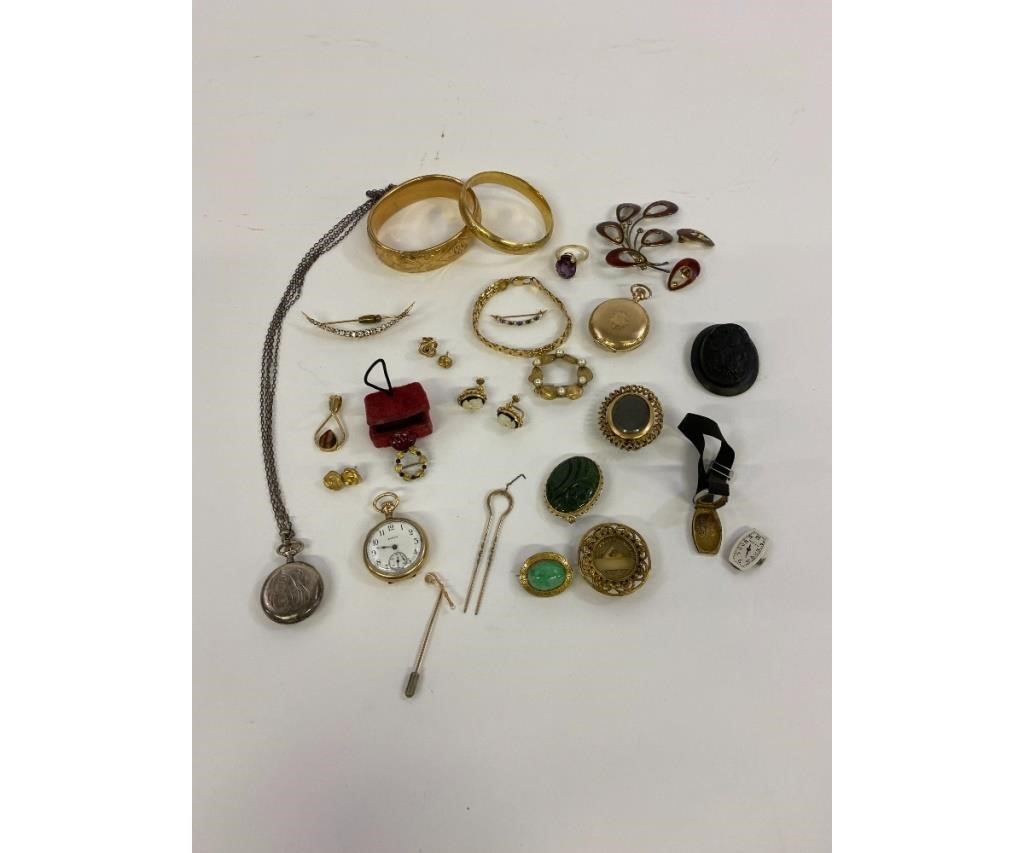 Grouping of ladies jewelry to