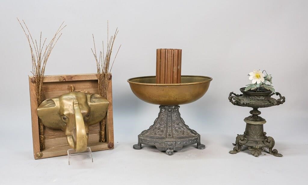 GROUPING OF METAL DECORATIVE