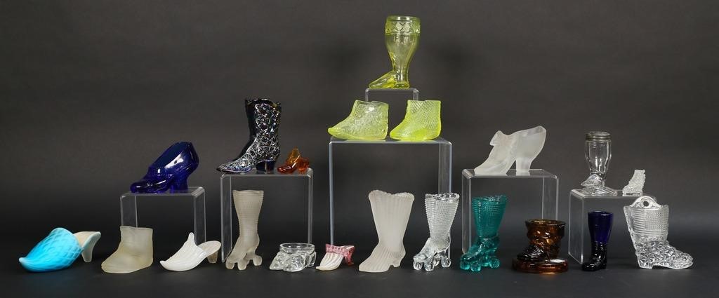 GROUPING OF MINIATURE GLASS