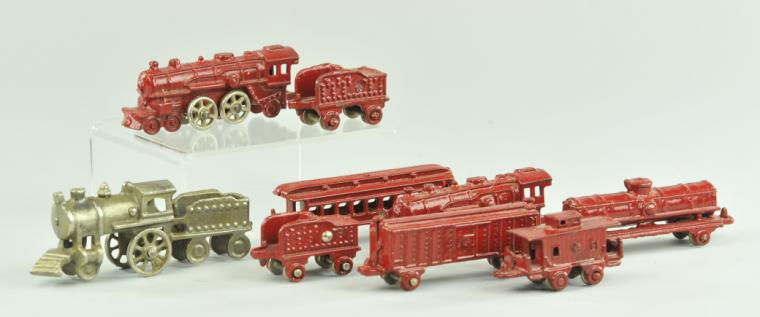 GROUPING OF MINIATURE TRAINS Cast