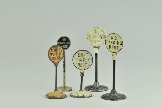 GROUPING OF ROAD SIGNS Cast iron