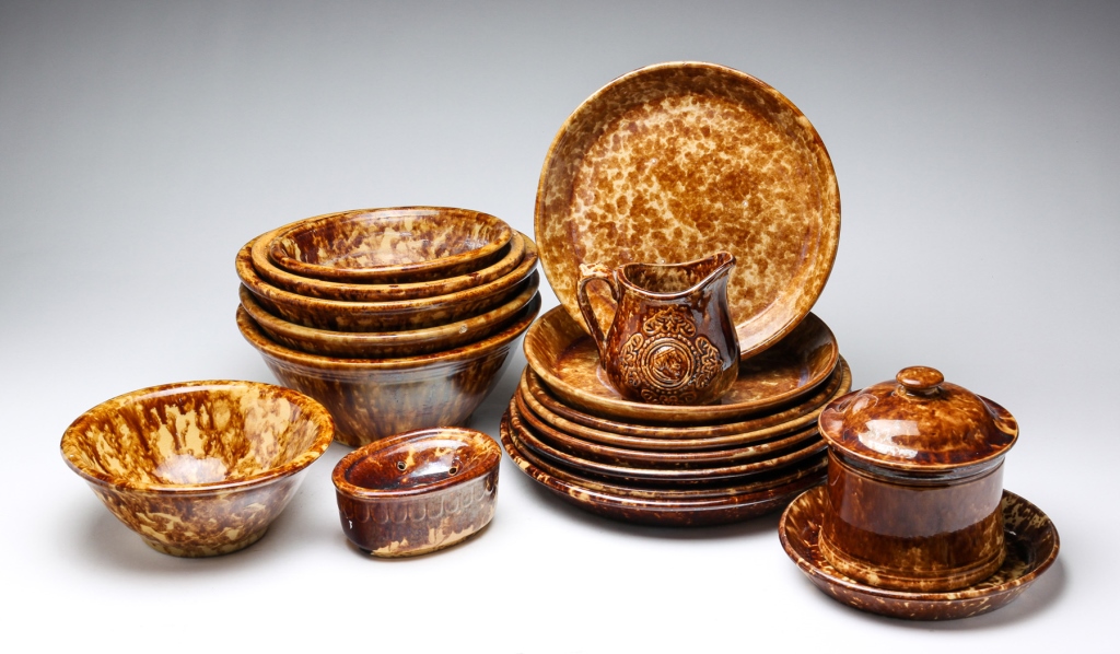 GROUPING OF ROCKINGHAM PIECES.
