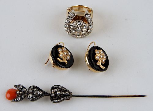 GROUPING OF THREE GOLD ITEMS 10