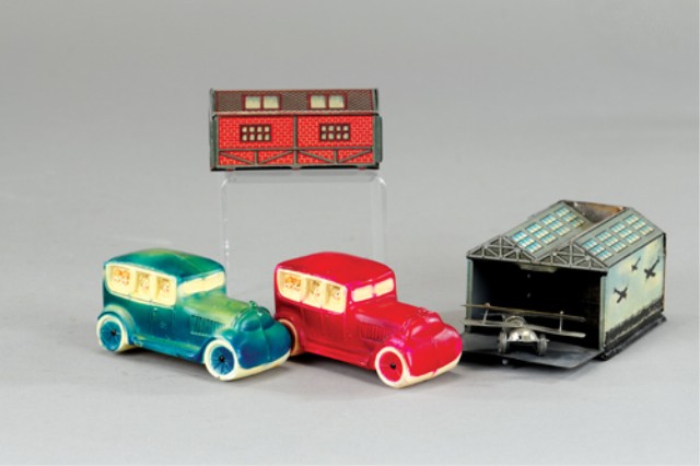 GROUPING OF TIN PENNY TOY