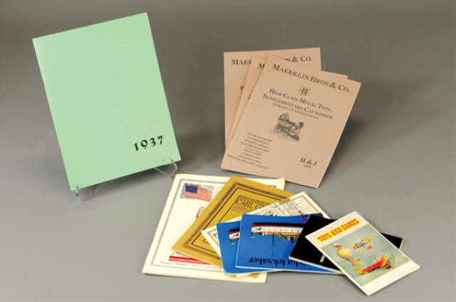 GROUPING OF TOY BANK PAMPHLETS