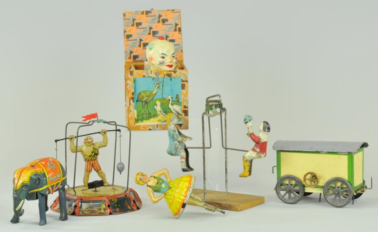 GROUPING OF TOYS Includes: