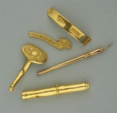 GROUPING OF VARIOUS GOLD ITEMS