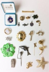 GROUPING OF VINTAGE PINS/BROOC