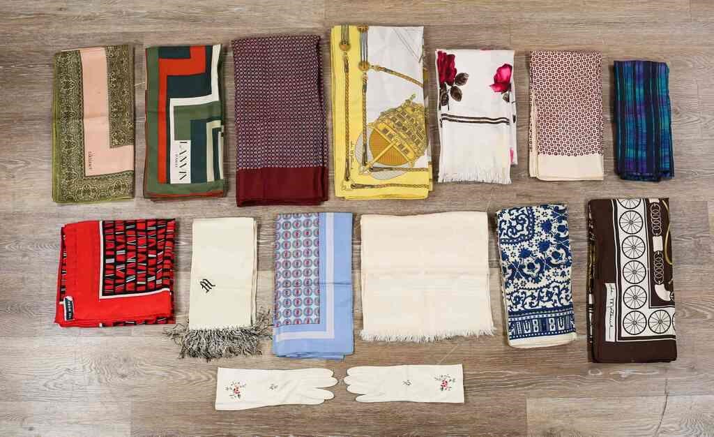 GROUPING OF WOMEN'S SILK SCARVES