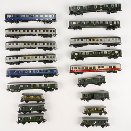 GRP: 18 MARKLIN HO SCALE MODEL