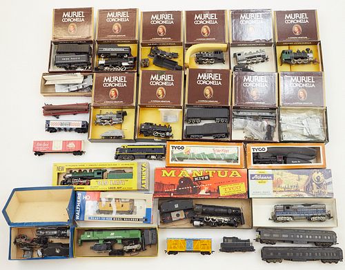 GRP: 28 MODEL TRAINS & TENDER -
