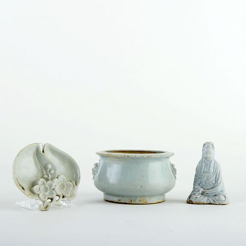 GRP: 3 CHINESE BLANC DE CHINE
