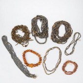 GRP: 8 AFRICAN TRADE BEAD NECK
