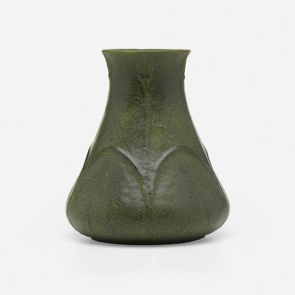 Grueby Faience Company. Vase with