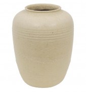 GRUEBY POTTERY OATMEAL CREAM V