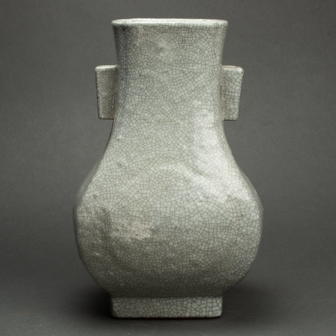 GUAN TYPE ARROW VASE Guan type